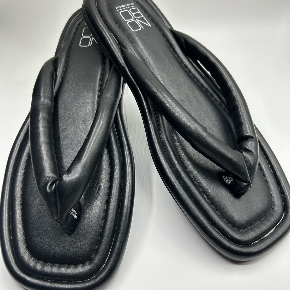 Men’s NOBO Black Faux Leather Thong Slides Size 10 M. NWOT